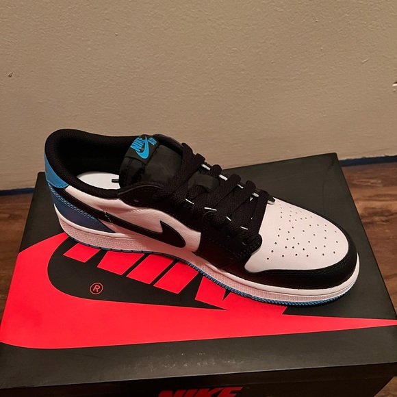 Jordan 1 Retro Low OG Black Dark Powder Blue - Picture 9 of 12